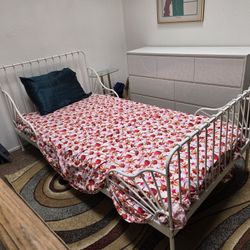 Twin / Toddler Bed With Mattress