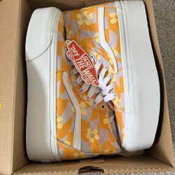 Women’s Vans Size 6
