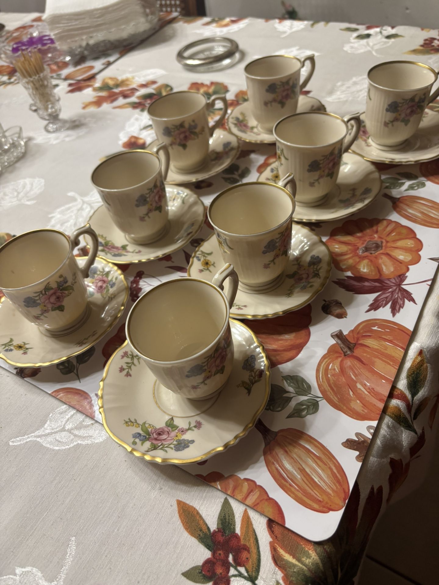 Beautiful Vintage Collectibles Espresso Tea Set 8 Cups And Sauces Set
