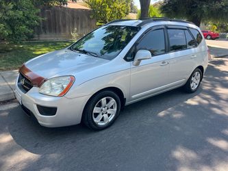 2008 KIA Rondo