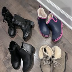 Girls boots - Size 2