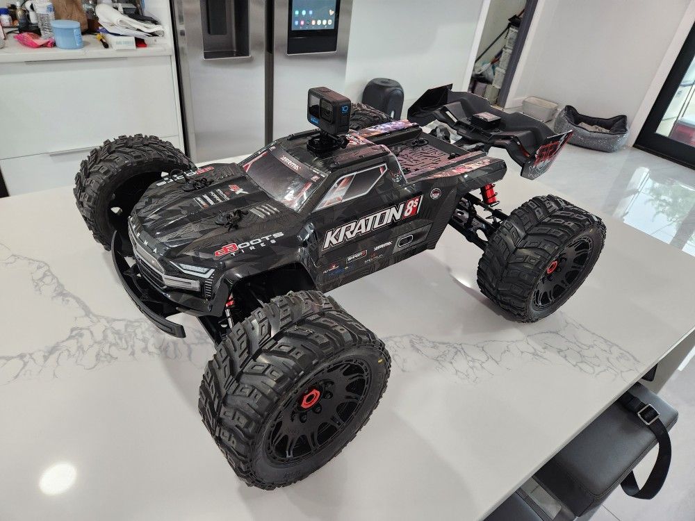 Arrma Kraton 1/5 EXP 12s 10HP 84-MPH Direct Drive