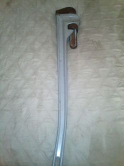 36" aluminum pipe wrench