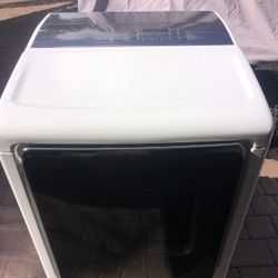 LIKE NEW SAMSUNG DRYER MULTI STEAM