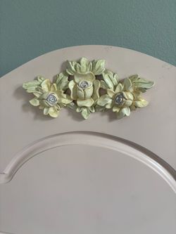 Arched Headboard with Floral Detail