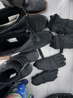 Snow Shoes/gloves