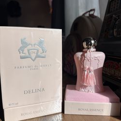 Delina perfume