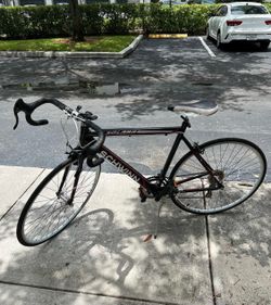 Schwinn Solara 700c 14 speed.
