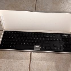 Microsoft Bluetooth Desktop - Matte Black. Slim, Compact, Wireless Bluetooth Keyboard