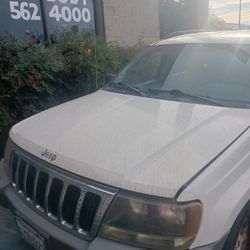 2002 Jeep Grand Cheerojee Laredo. 2wd, automatic, 4.0L engine