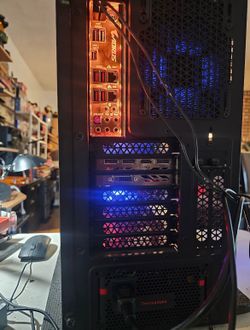 Corsair Gaming PC – Intel i9-7900X, 32GB RAM, 1TB SSD