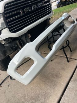 2500 ram front bumper   WHITE