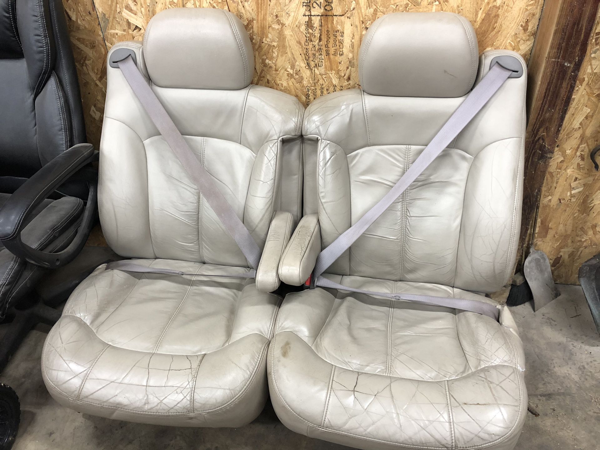 Chevrolet Suburban leather seats