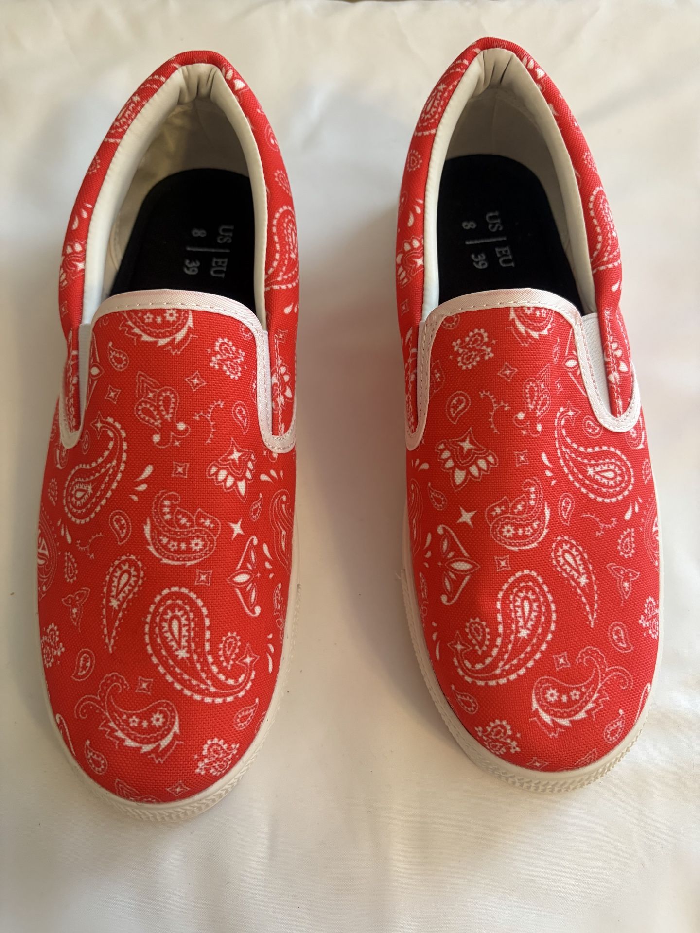 Women’s Paisley Red White Slip-On Canvas Sneakers US 8 EU 39 Lightweight Casual