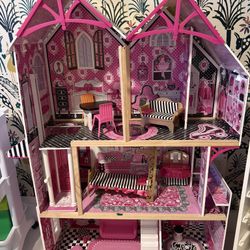 Dollhouse 