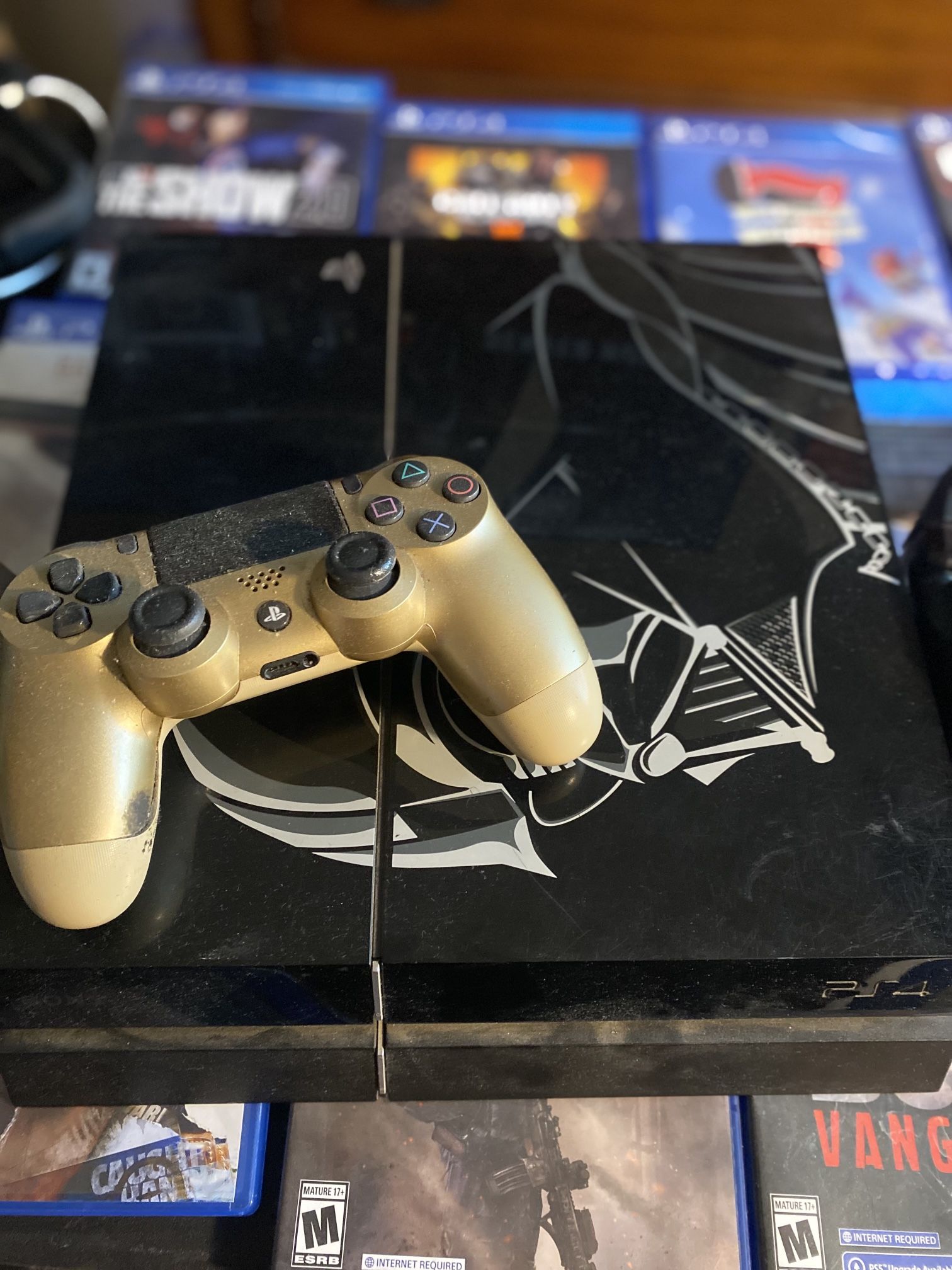 PS4 Limited Edition Bundle Star Wars Darth Vader