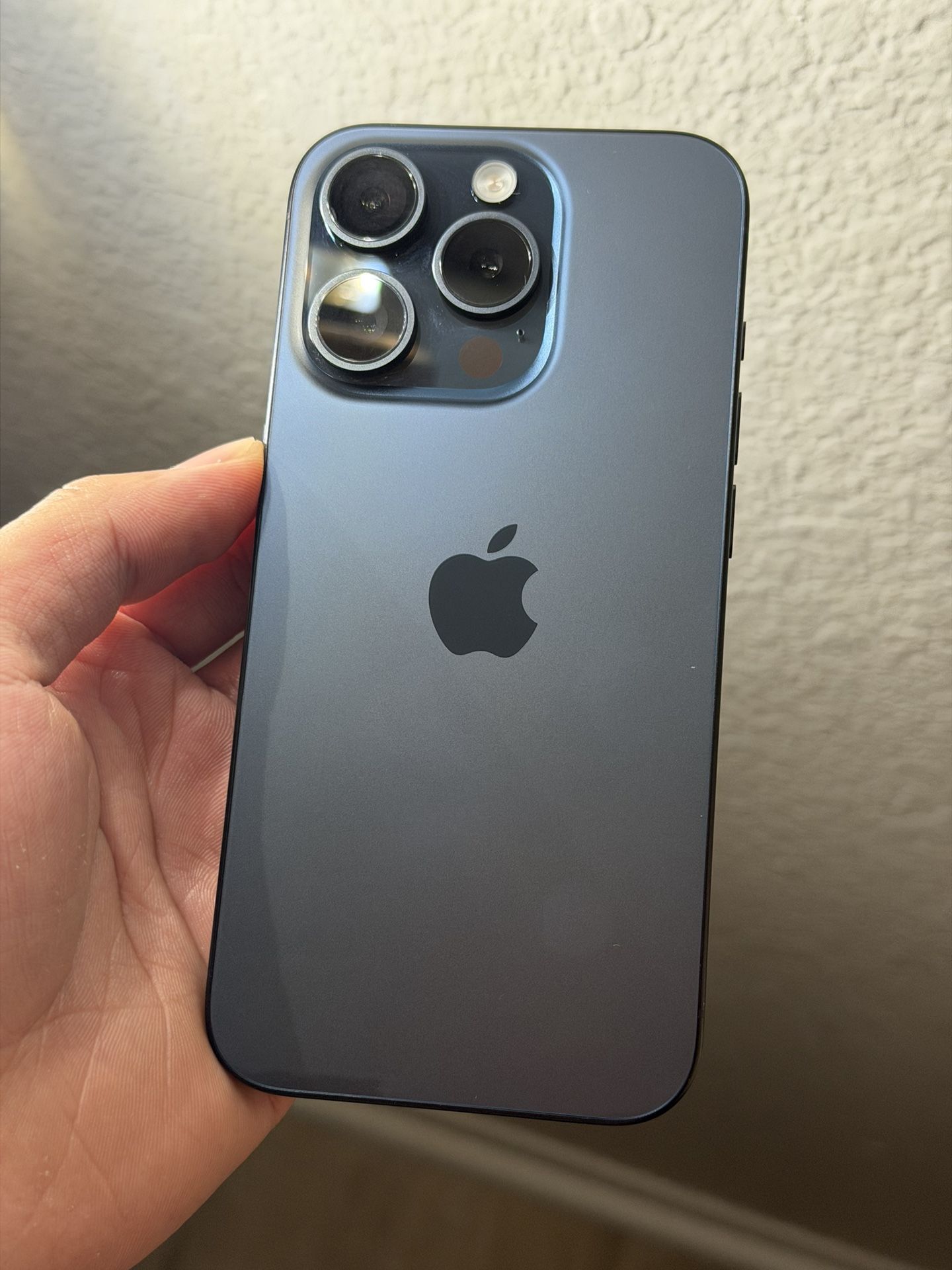 iPhone 15 pro - AT&T & Cricket -