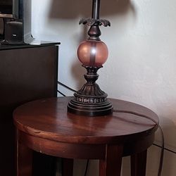 Round End Table And Lamp 