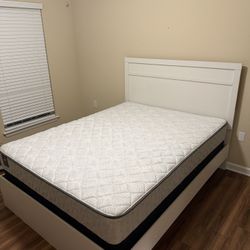 Queen/full, Size, Bed Room Set Mattress And Boxspring 