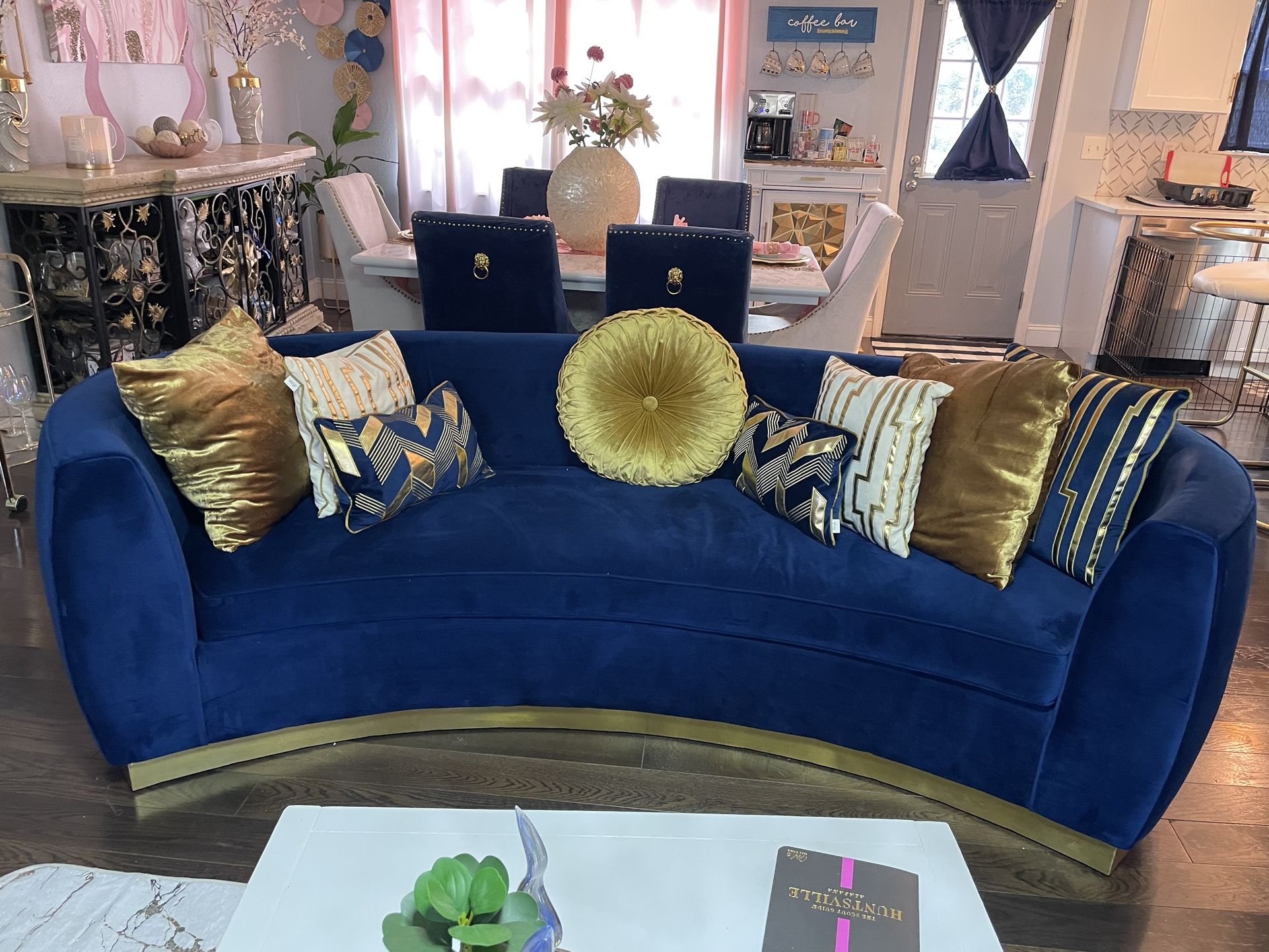 Sofa & 2 Chairs