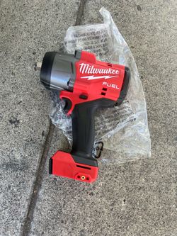Brand NEW Milwaukee M18 FUEL 1/2" High Torque Impact Wrench $230