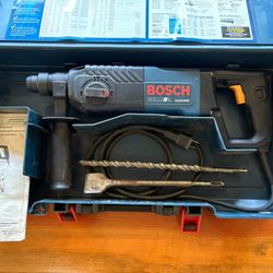 *Like New* Bosch Bulldog Rotary Hammer Kit