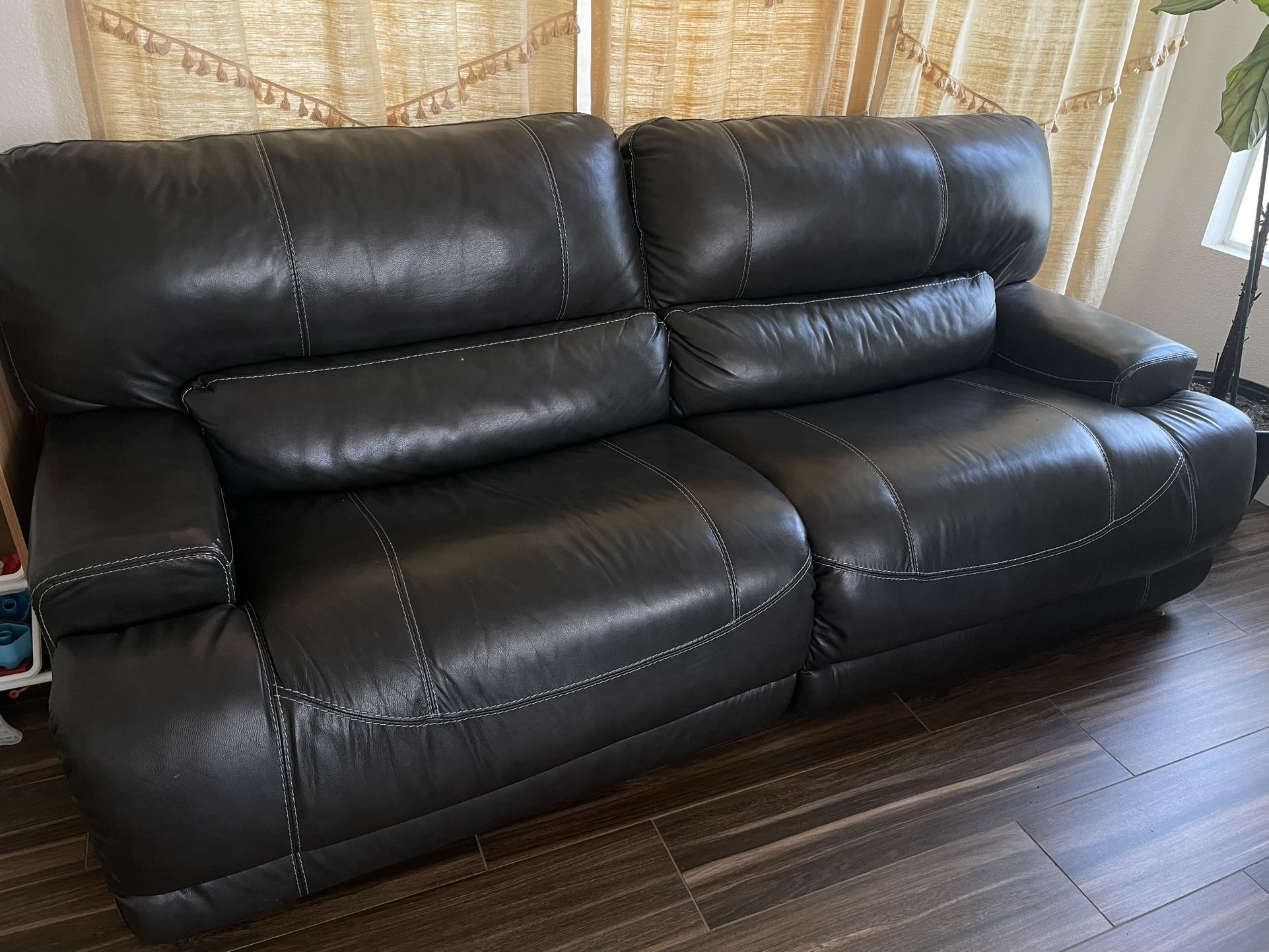 Black Leather Reclining Sofa for Sale in Oxnard, CA OfferUp