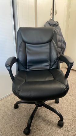 Amazon basics classic padded mid-black office desk chair