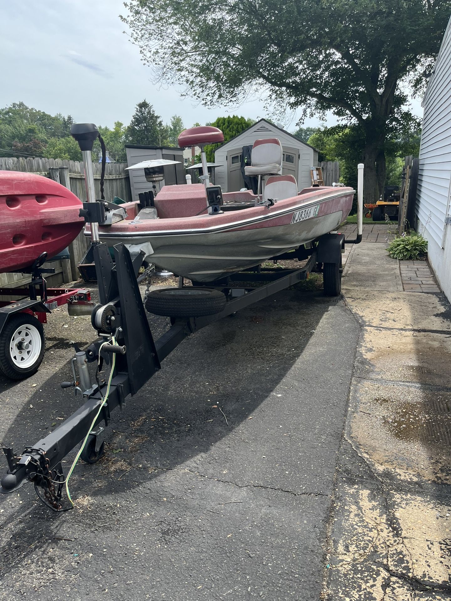 1978-16’ Fiberglass Bass Boat And Trailer