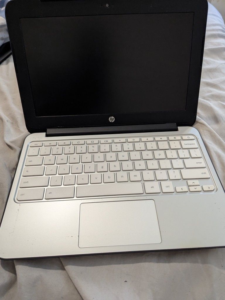 HP 11 G4 11.6" Chromebook Intel 2.16 GHz 4GB (for parts needs battery)
