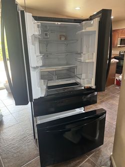 Refrigerator Kenmore Elite