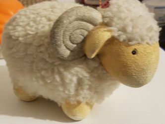 Cute litte sheep statue