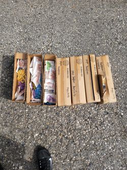 700 Piece Of Earphones Hello Kitty And Angry Birds