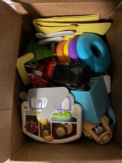 Caja con juguetes