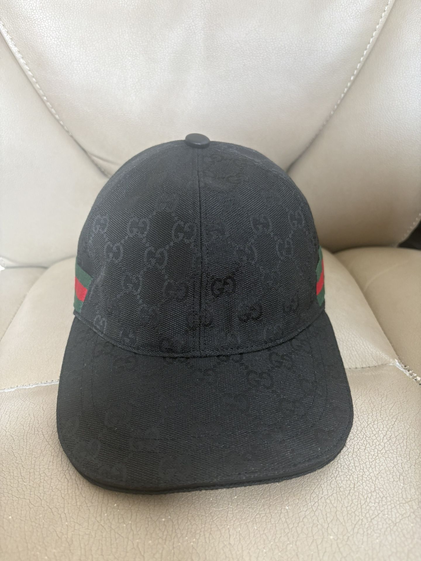 Gucci Hat Authentic Like New Hardly Use With Serial Code