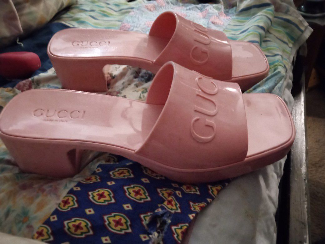pink Gucci jelly pumps size "39"  (size 7- 7.5)
