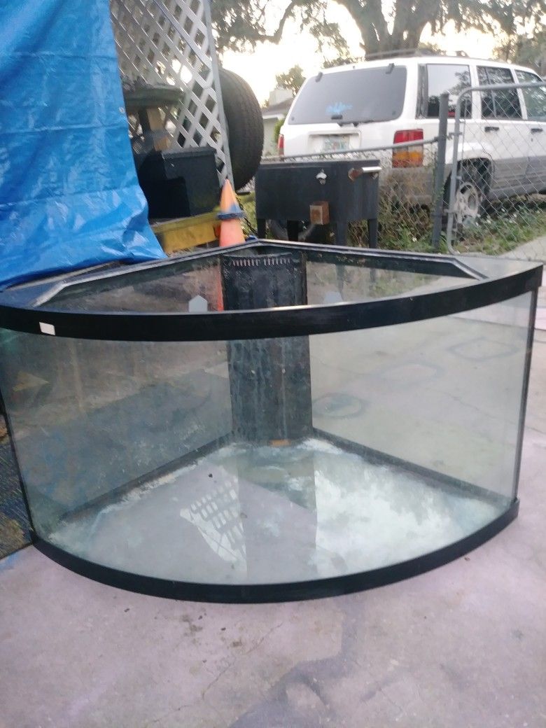 Quarter Circle Fish Tank Reptile Tank
