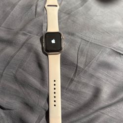 Apple Watch Series 6 – 40mm – Rose Gold – Extras Included