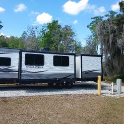2021 Heartland pioneer 35ft