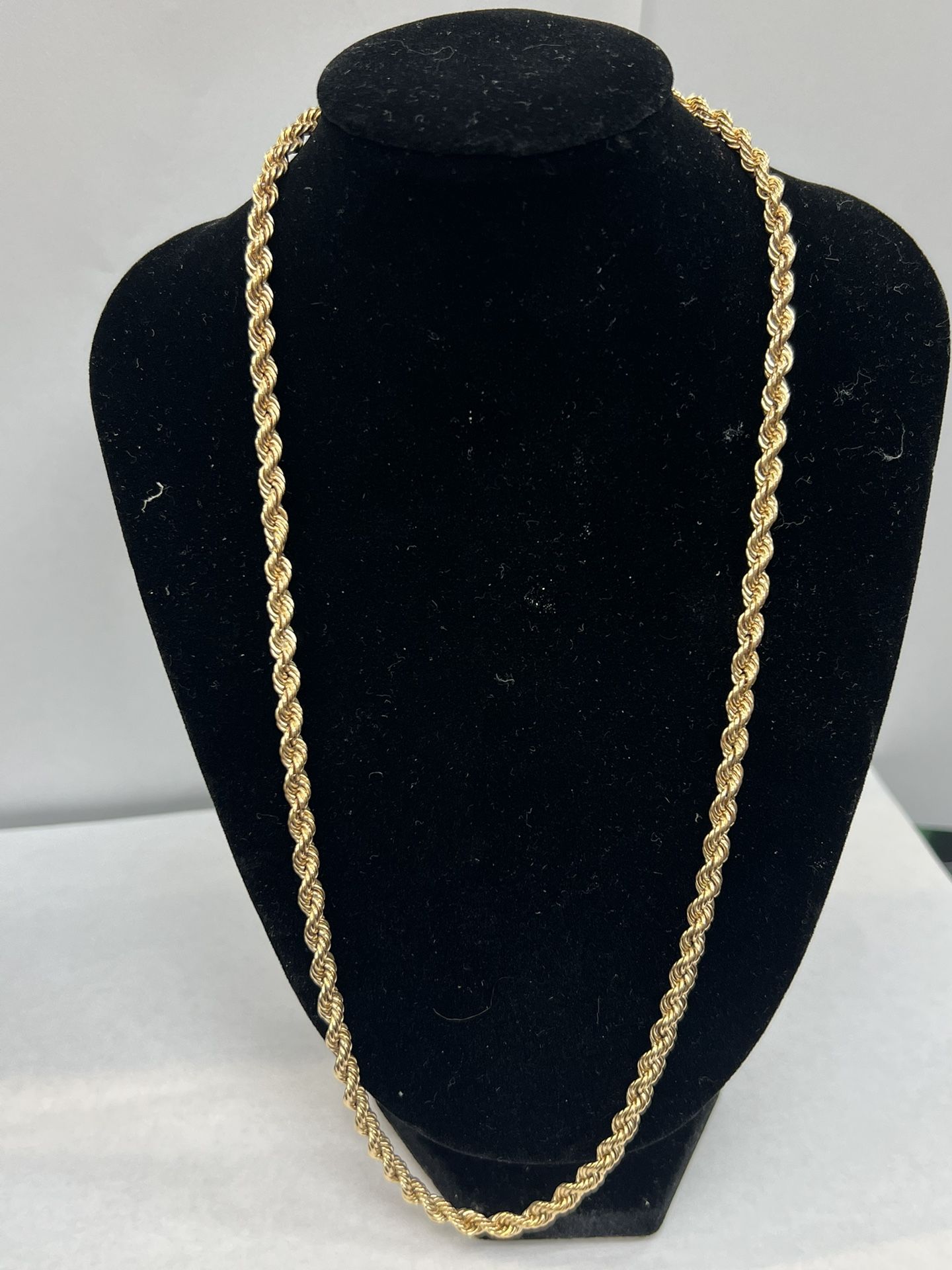 14k Yellow Gold Rope Chain Necklace 19.2 Grams, 21” Long - really nice chain!!!