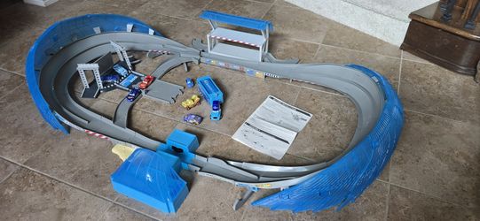 Disney Pixar Cars Florida 500 Raceway, With 7 Vehicles