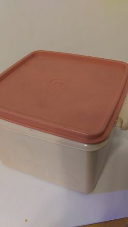TUPPERWARE
