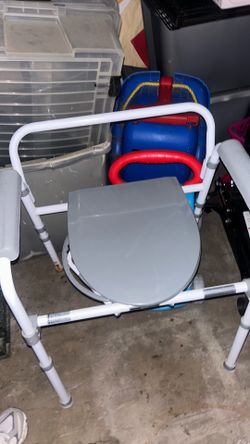 Portable bathroom