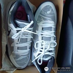 Kyrie Irving By Nike . Men's size 11