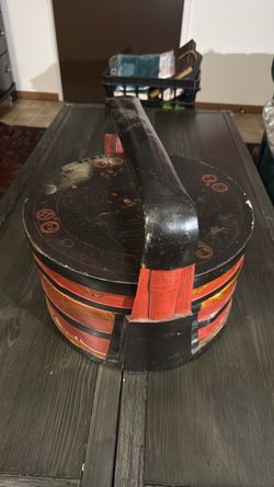 Vintage Chinese Late Qing (1900) Very Large Lacquered Wood and Bamboo Storage Box