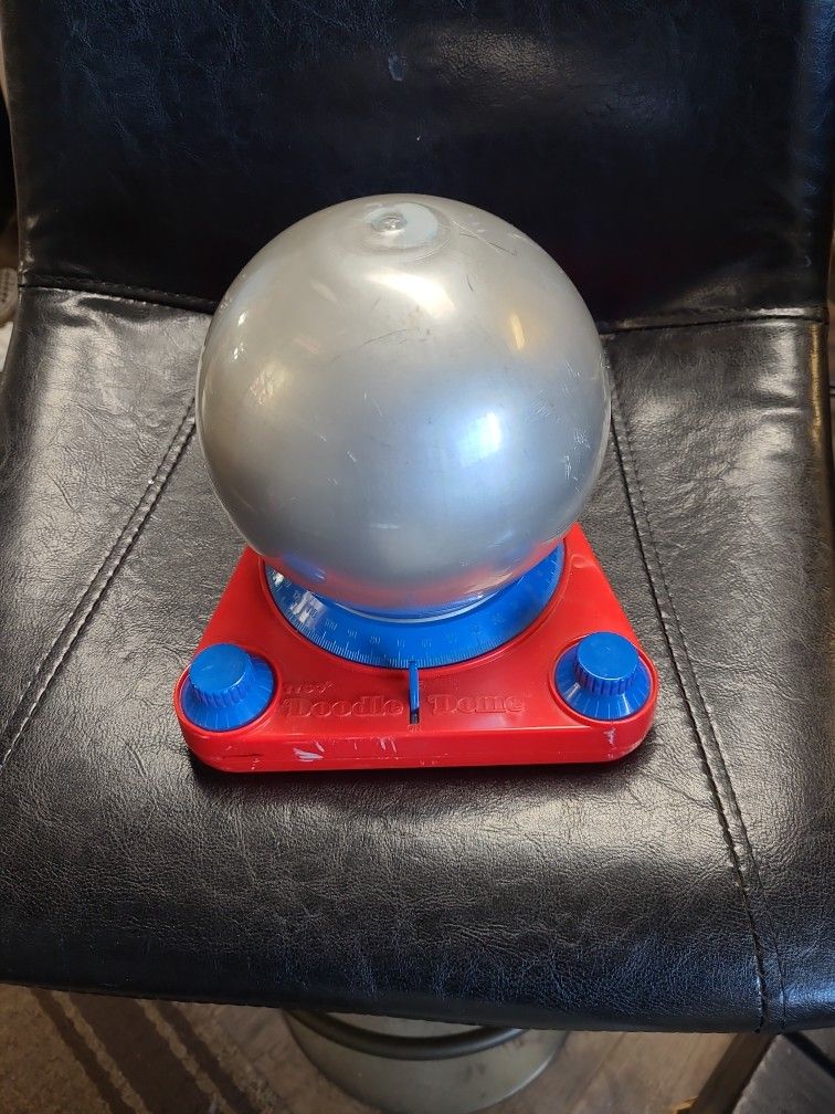 1991 Vintage Tyco Doodle Dome/etch a sketch ball