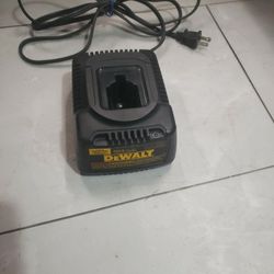 Dewalt 1 Hour NICD Battery Charger