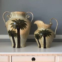 2 Decorations Vase