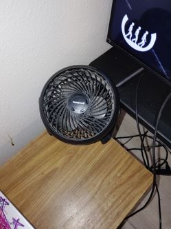 Small adjustable fan