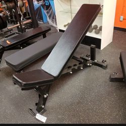 HEAVY DUTY COMMERCIAL GRADE ADJUSTABLE BENCH THAT CAN INCLINE, FLAT AND MILITARY PRESS WITH WHEELS  ( BRAND NEW IN THE BOX  )